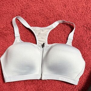 Victoria Sport Zip Front Sports Bra